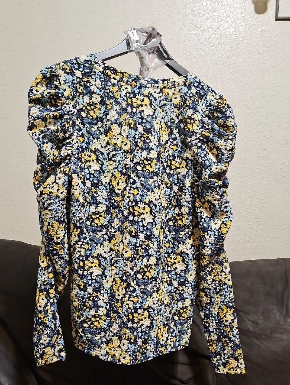 LOFT Navy, Yellow & White Floral Puff-Sleeve V-Neck Top